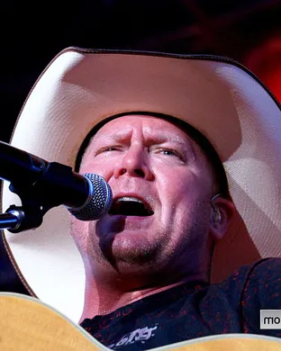 Tracy Lawrence Thackerville